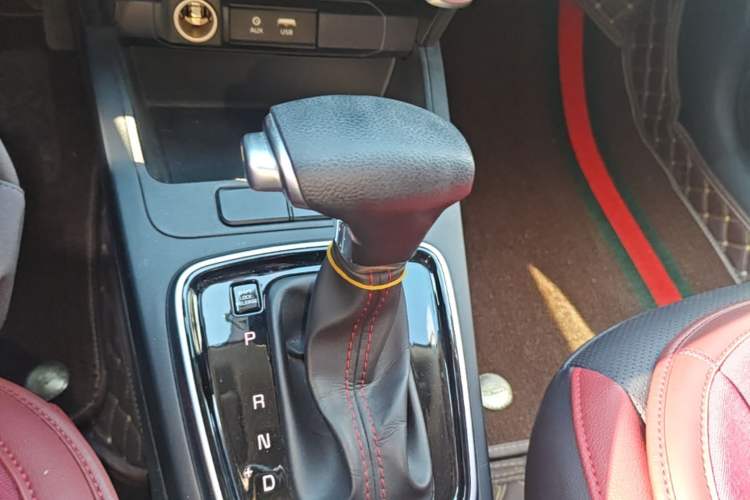 Used Kia KX Cross 2018 1.6L Automatic Dynamic Sunroof Version Gear Lever