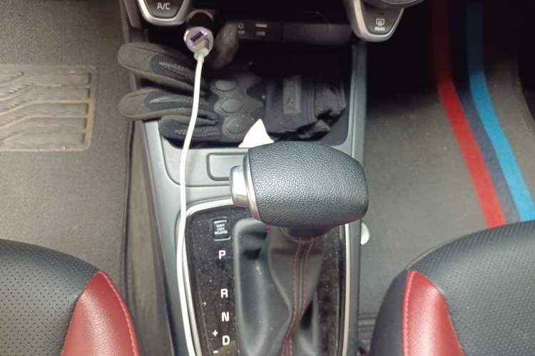 Used Kia KX Cross 2018 1.6L Automatic Dynamic Sunroof Version Gear Lever