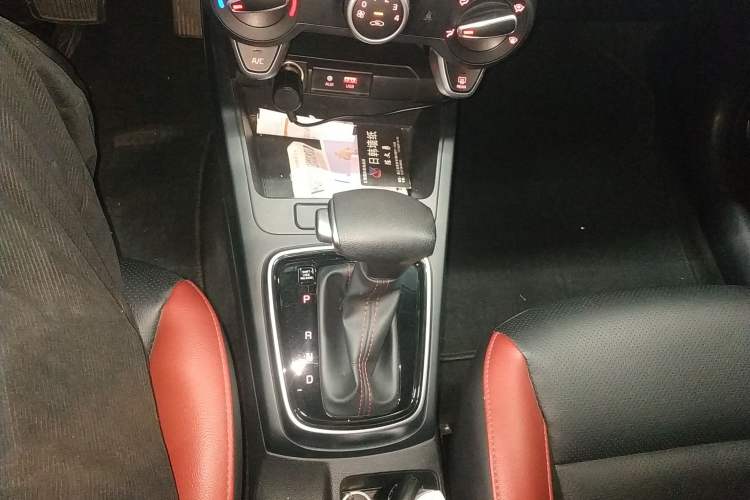 Used Kia KX Cross 2018 1.6L Automatic Dynamic Sunroof Version Gear Lever