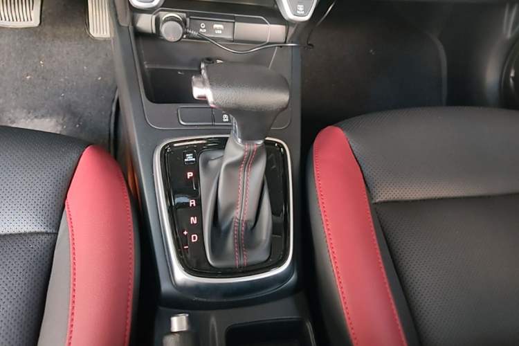 Used Kia KX Cross 2018 1.6L Automatic Dynamic Sunroof Version Gear Lever