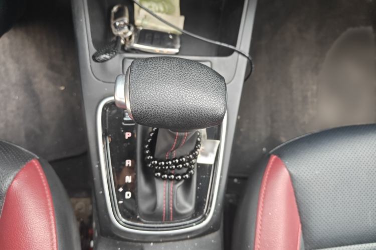 Used Kia KX Cross 2018 1.6L Automatic Dynamic Sunroof Version Gear Lever
