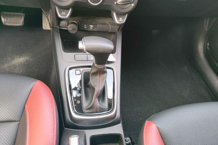 Used Kia KX Cross 2018 1.6L Automatic Dynamic Sunroof Version Gear Lever