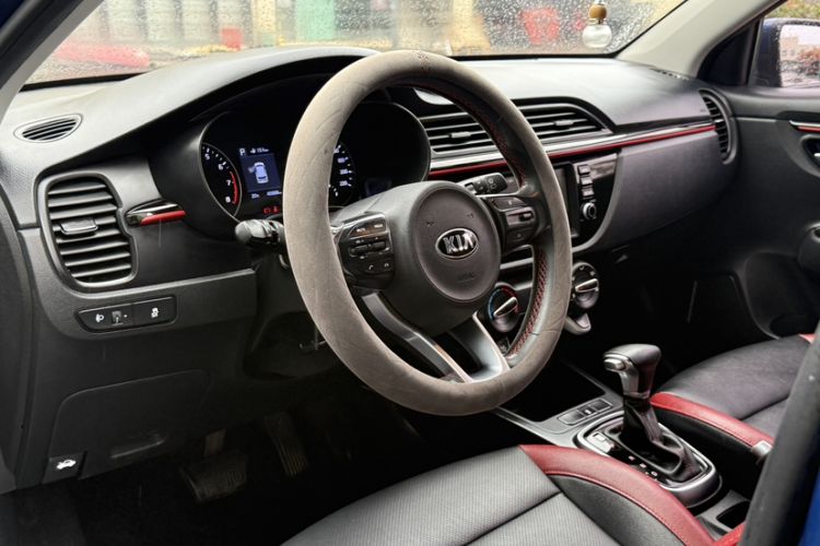 Used Kia KX Cross 2018 1.6L Automatic Dynamic Sunroof Version Interior 4