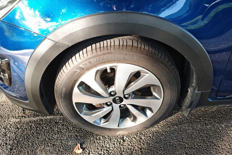 Used Kia KX Cross 2018 1.6L Automatic Dynamic Sunroof Version Left Front Wheel Hub