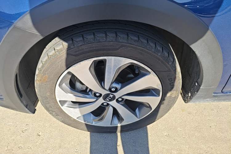 Used Kia KX Cross 2018 1.6L Automatic Dynamic Sunroof Version Left Front Wheel Hub