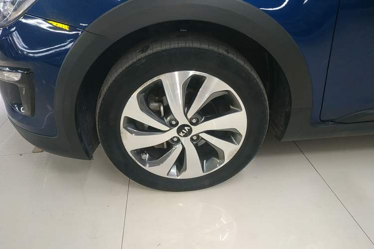 Used Kia KX Cross 2018 1.6L Automatic Dynamic Sunroof Version Left Front Wheel Hub
