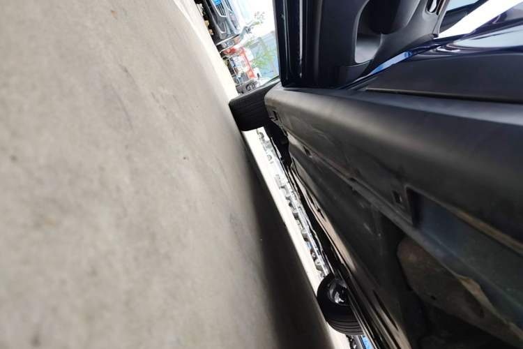 Used Kia KX Cross 2018 1.6L Automatic Dynamic Sunroof Version Left Side Sill