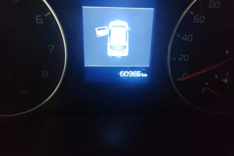 Used Kia KX Cross 2018 1.6L Automatic Dynamic Sunroof Version Odometer Close Up