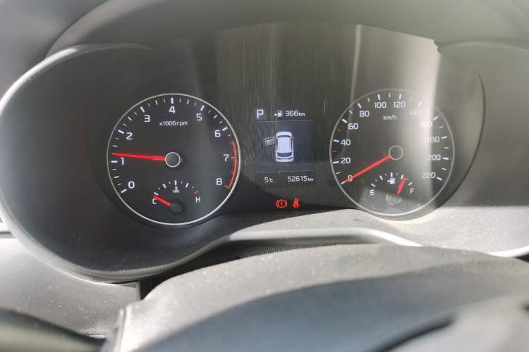 Used Kia KX Cross 2018 1.6L Automatic Dynamic Sunroof Version Odometer Close Up