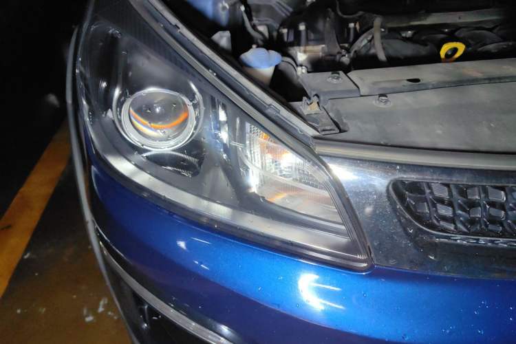 Used Kia KX Cross 2018 1.6L Automatic Dynamic Sunroof Version Right Front Headlight