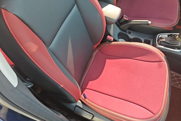Used Kia KX Cross 2018 1.6L Automatic Dynamic Sunroof Version Right Front Seat