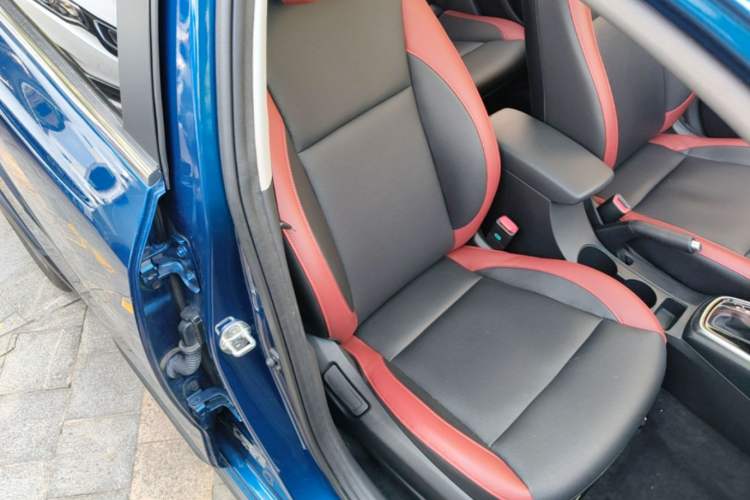 Used Kia KX Cross 2018 1.6L Automatic Dynamic Sunroof Version Right Front Seat