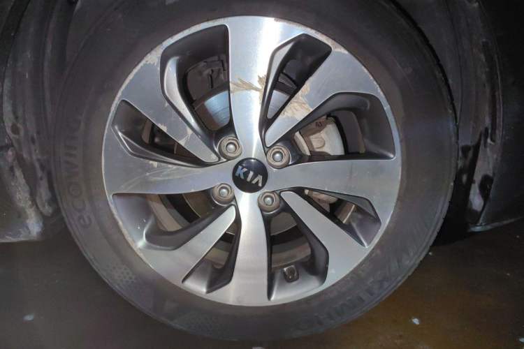 Used Kia KX Cross 2018 1.6L Automatic Dynamic Sunroof Version Right Front Wheel Hub