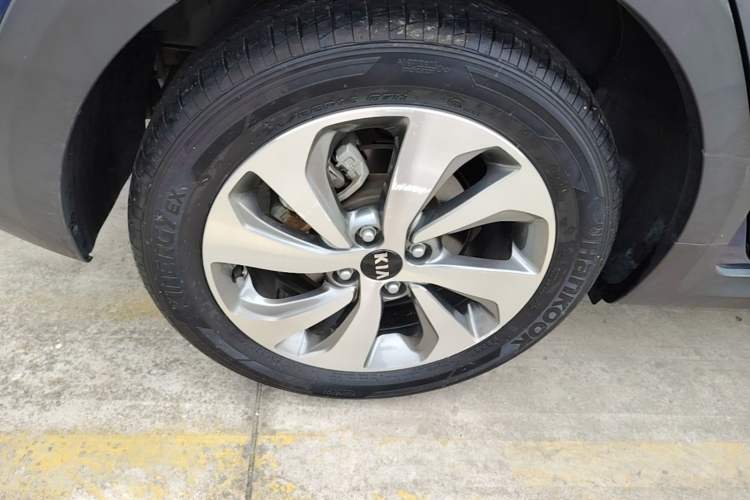Used Kia KX Cross 2018 1.6L Automatic Dynamic Sunroof Version Right Rear Wheel Hub
