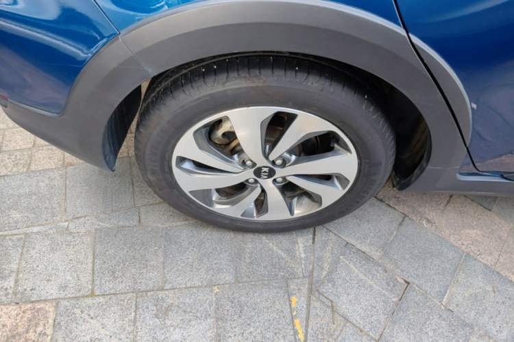 Used Kia KX Cross 2018 1.6L Automatic Dynamic Sunroof Version Right Rear Wheel Hub