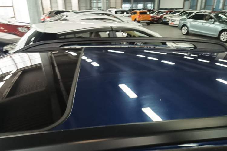 Used Kia KX Cross 2018 1.6L Automatic Dynamic Sunroof Version Roof