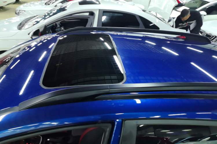 Used Kia KX Cross 2018 1.6L Automatic Dynamic Sunroof Version Roof