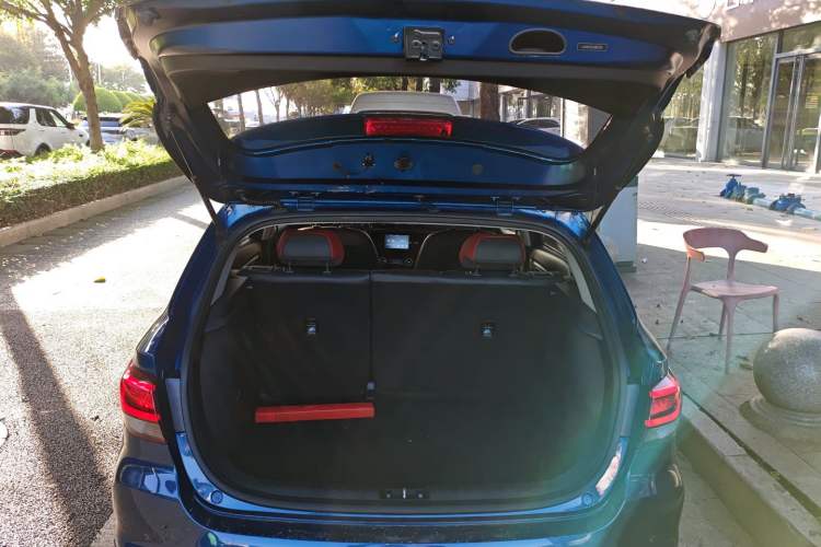 Used Kia KX Cross 2018 1.6L Automatic Dynamic Sunroof Version Trunk