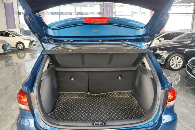 Used Kia KX Cross 2018 1.6L Automatic Dynamic Sunroof Version Trunk