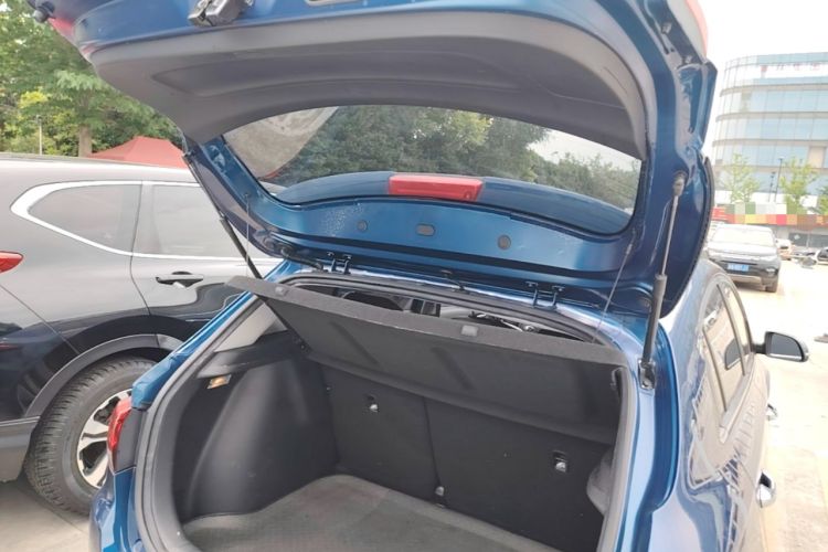 Used Kia KX Cross 2018 1.6L Automatic Dynamic Sunroof Version Trunk