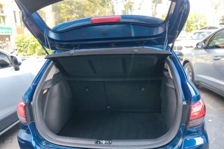 Used Kia KX Cross 2018 1.6L Automatic Dynamic Sunroof Version Trunk