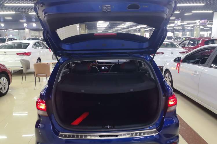 Used Kia KX Cross 2018 1.6L Automatic Dynamic Sunroof Version Trunk