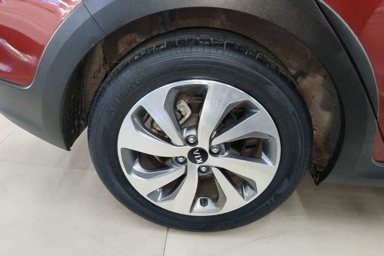 Used Kia KX Cross 2018 1.6L Automatic Dynamic Sunroof Version Exterior 5