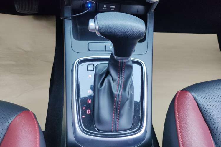 Used Kia KX Cross 2018 1.6L Automatic Dynamic Sunroof Version Gear Lever