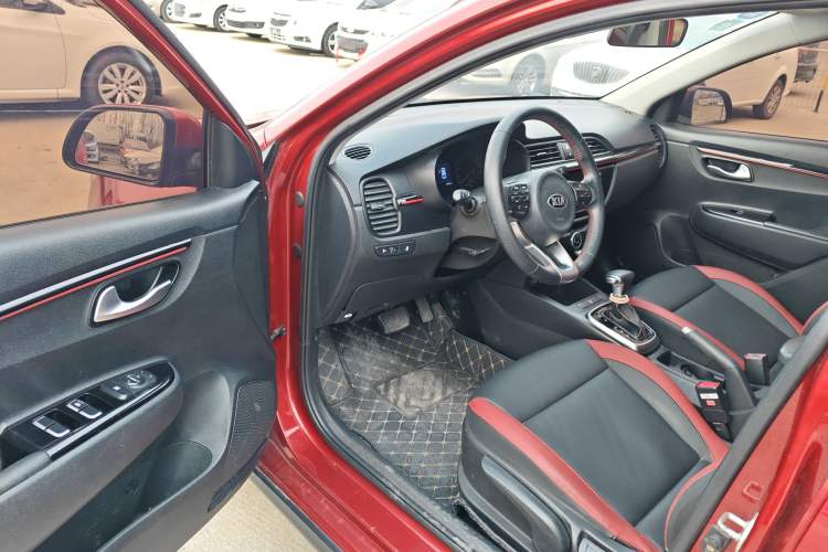 Used Kia KX Cross 2018 1.6L Automatic Dynamic Sunroof Version Interior 3