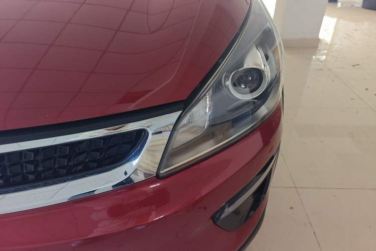 Used Kia KX Cross 2018 1.6L Automatic Dynamic Sunroof Version Left Front Headlight