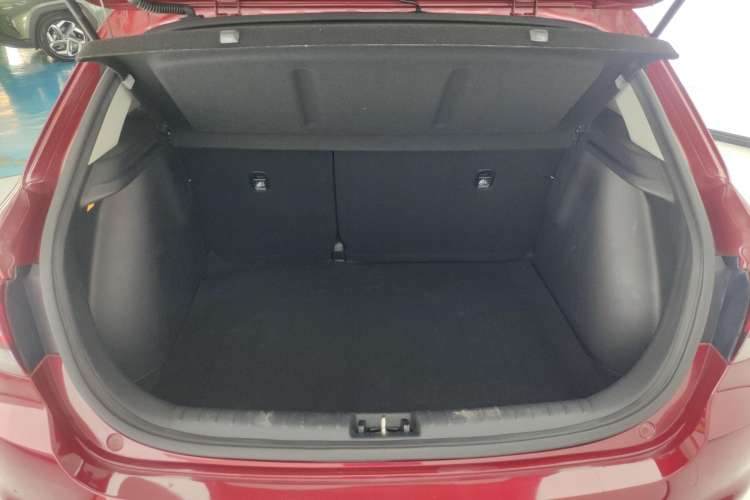 Used Kia KX Cross 2018 1.6L Automatic Dynamic Sunroof Version Trunk
