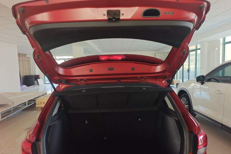 Used Kia KX Cross 2018 1.6L Automatic Dynamic Sunroof Version Trunk