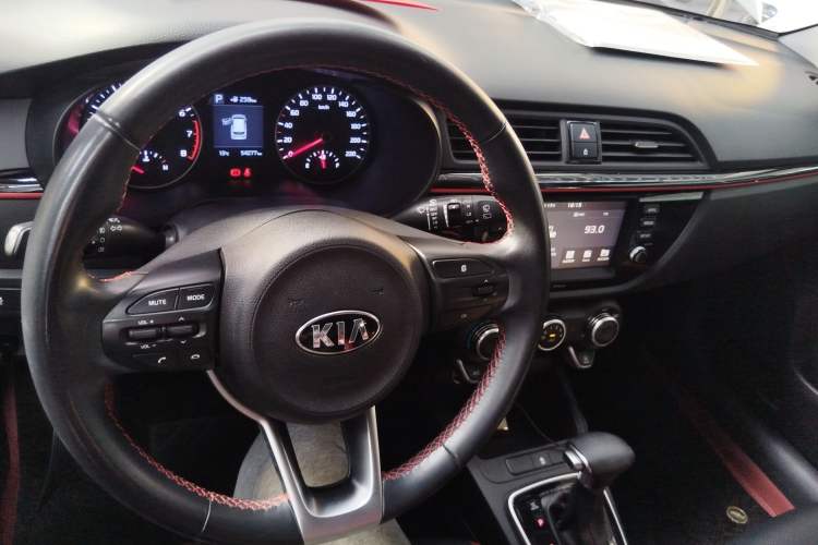 Used Kia KX Cross 2018 1.6L Automatic Dynamic Sunroof Version Center Console