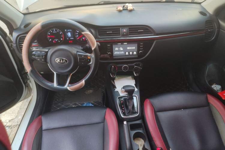 Used Kia KX Cross 2018 1.6L Automatic Dynamic Sunroof Version Center Console
