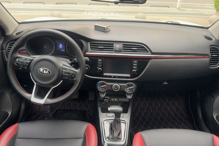 Used Kia KX Cross 2018 1.6L Automatic Dynamic Sunroof Version Center Console