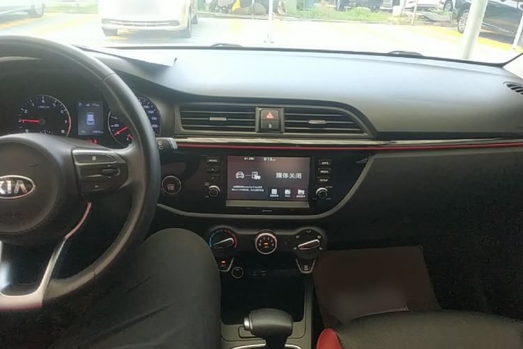 Used Kia KX Cross 2018 1.6L Automatic Dynamic Sunroof Version Center Console