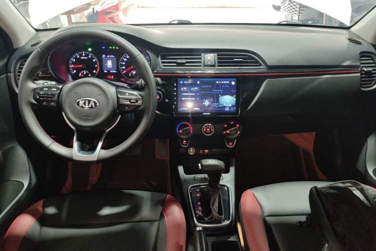 Used Kia KX Cross 2018 1.6L Automatic Dynamic Sunroof Version Center Console