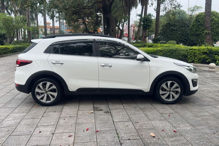 Used Kia KX Cross 2018 1.6L Automatic Dynamic Sunroof Version Exterior 2