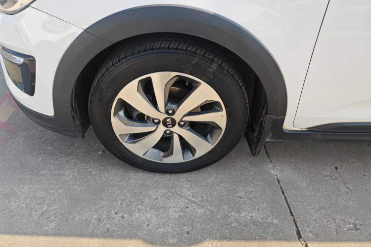 Used Kia KX Cross 2018 1.6L Automatic Dynamic Sunroof Version Exterior 3