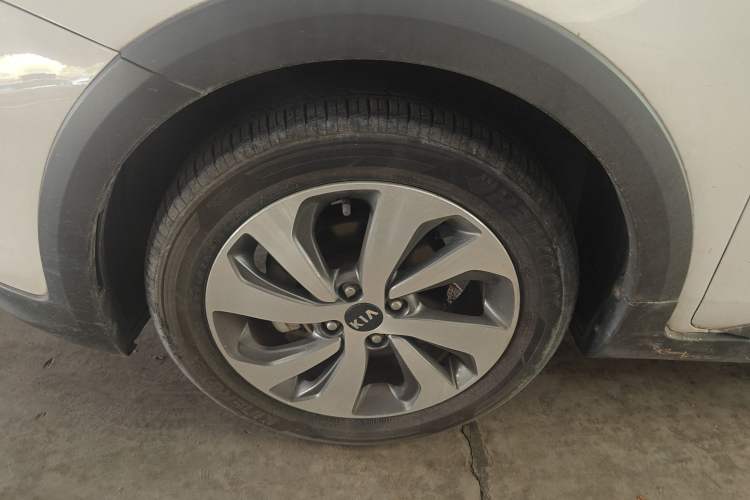 Used Kia KX Cross 2018 1.6L Automatic Dynamic Sunroof Version Exterior 4