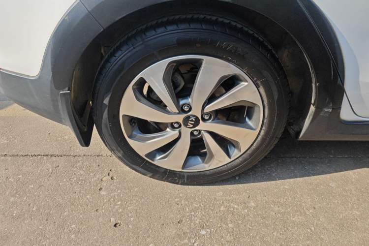 Used Kia KX Cross 2018 1.6L Automatic Dynamic Sunroof Version Exterior 4