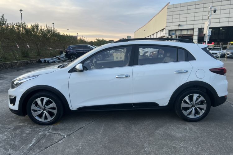 Used Kia KX Cross 2018 1.6L Automatic Dynamic Sunroof Version Exterior 6