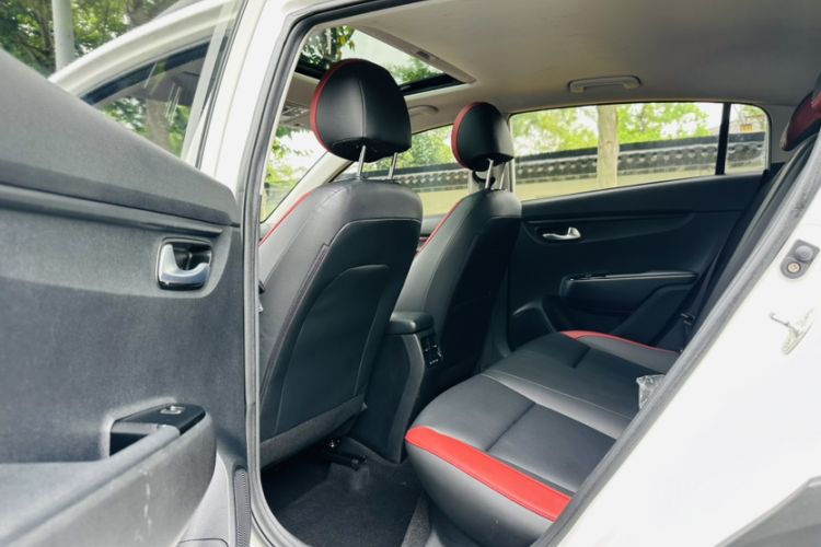 Used Kia KX Cross 2018 1.6L Automatic Dynamic Sunroof Version Exterior 6