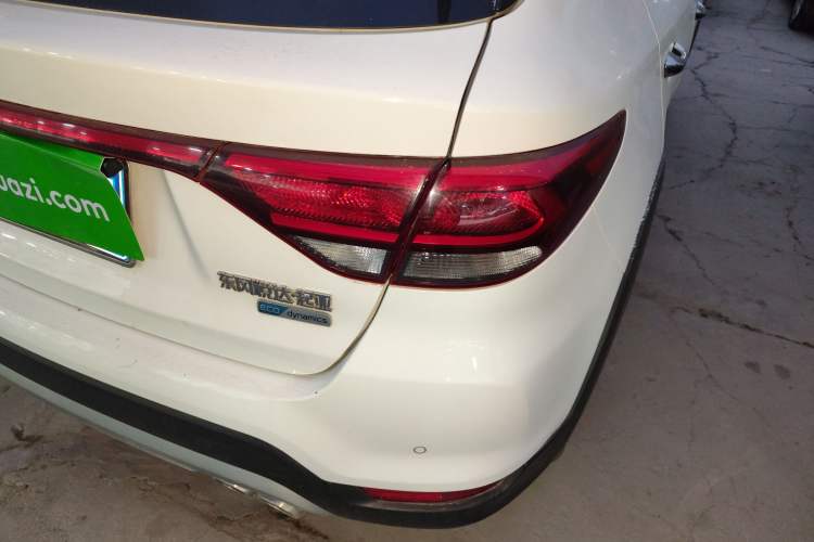 Used Kia KX Cross 2018 1.6L Automatic Dynamic Sunroof Version Exterior 6