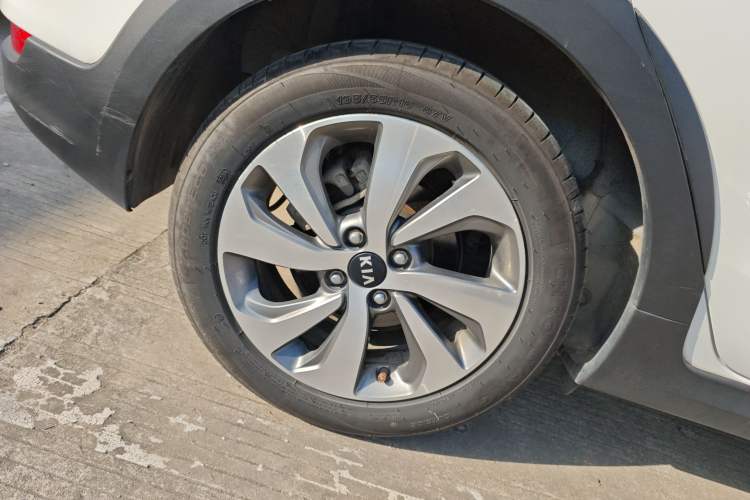 Used Kia KX Cross 2018 1.6L Automatic Dynamic Sunroof Version Exterior 8