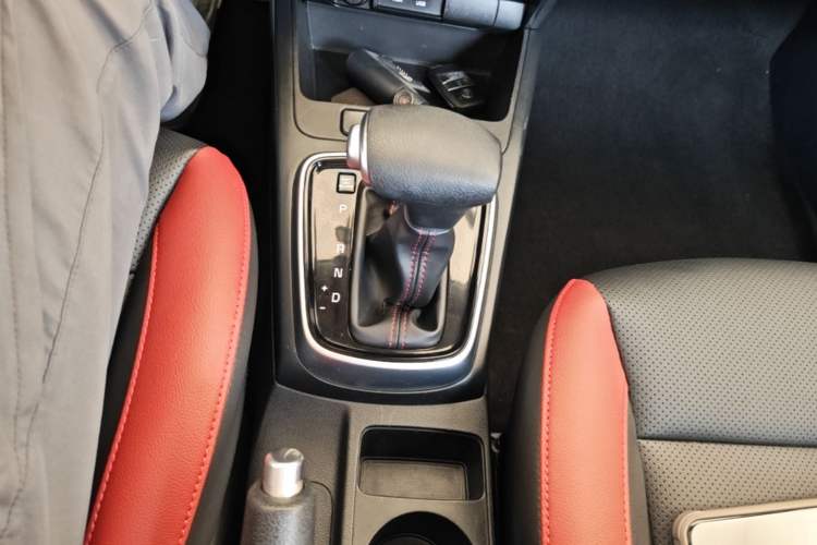 Used Kia KX Cross 2018 1.6L Automatic Dynamic Sunroof Version Gear Lever