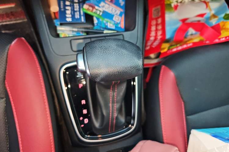 Used Kia KX Cross 2018 1.6L Automatic Dynamic Sunroof Version Gear Lever