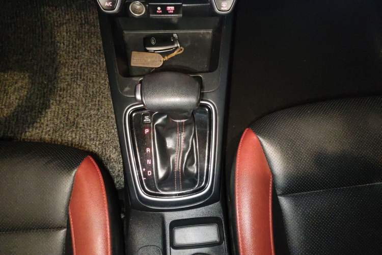 Used Kia KX Cross 2018 1.6L Automatic Dynamic Sunroof Version Gear Lever