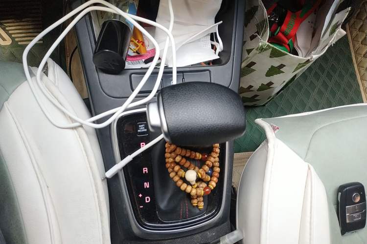 Used Kia KX Cross 2018 1.6L Automatic Dynamic Sunroof Version Gear Lever