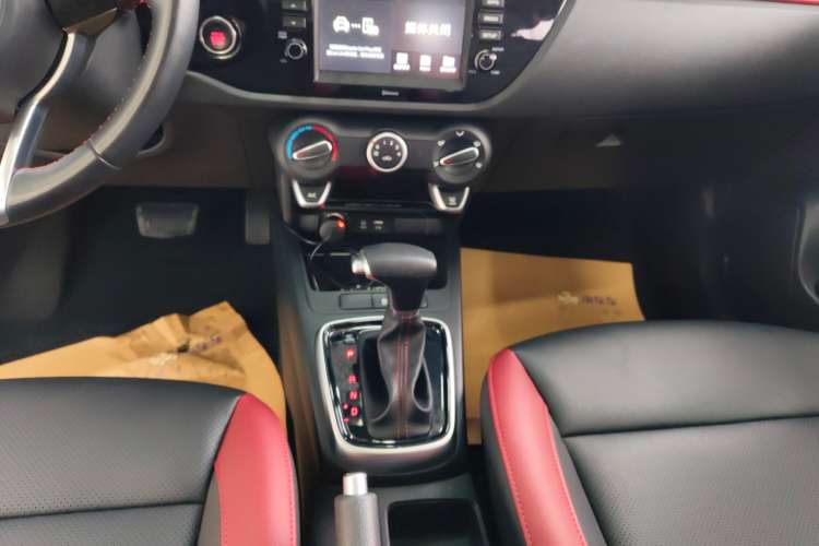 Used Kia KX Cross 2018 1.6L Automatic Dynamic Sunroof Version Gear Lever